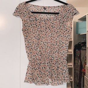 Floral dainty peplum top - M